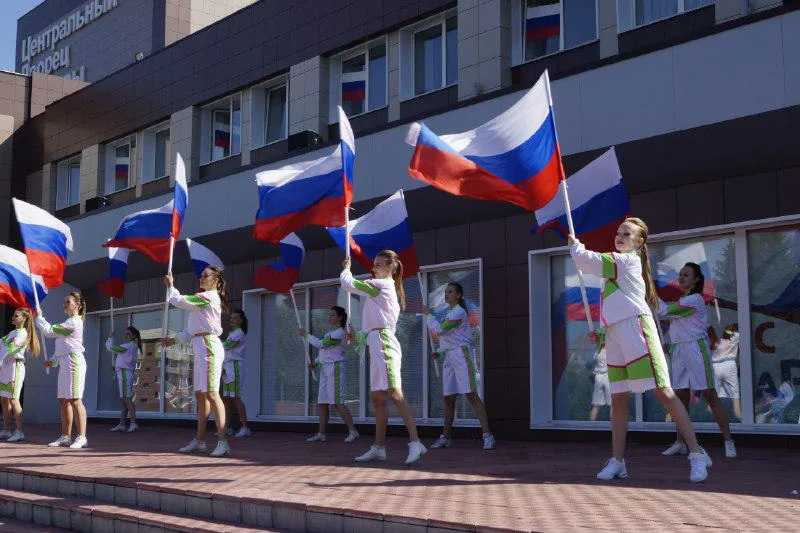 В Белово отметили День Государственного флага Российской Федерации. (13)