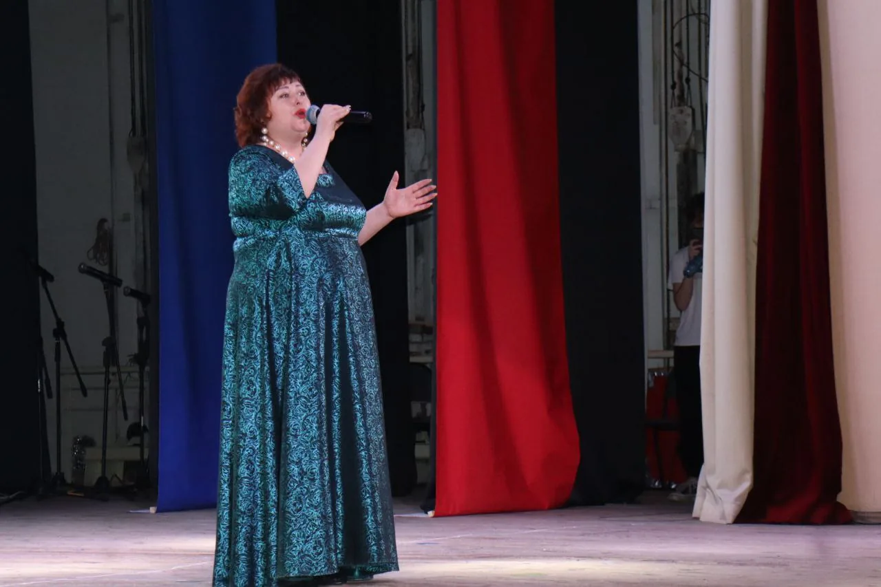 В Белове стартовал муниципальный этап Всекузбасского фестиваля-конкурса патриотической песни «#ПесниZаРодину». (23)