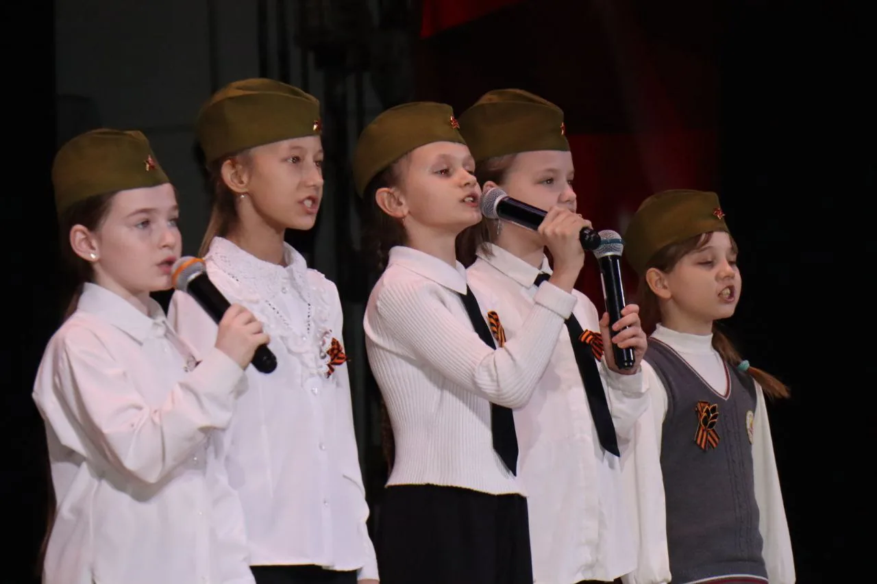 «Виктория. Песни Победы.» на сцене Дворец культуры «Угольщиков! (19)