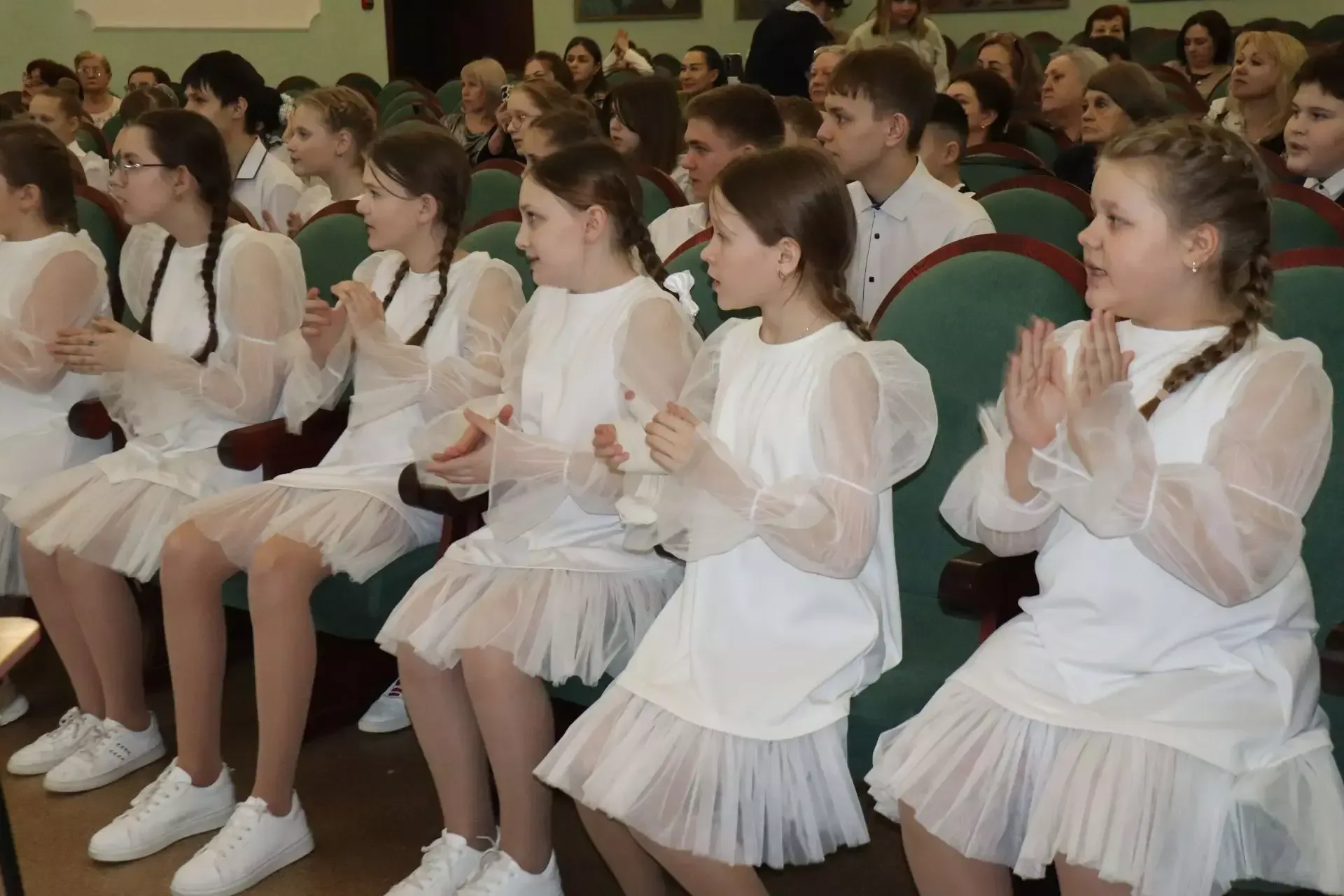 Ученики и педагоги Детских школ искусств Белова - участники творческого проекта "Звонкие голоса Кузбасса" (8)