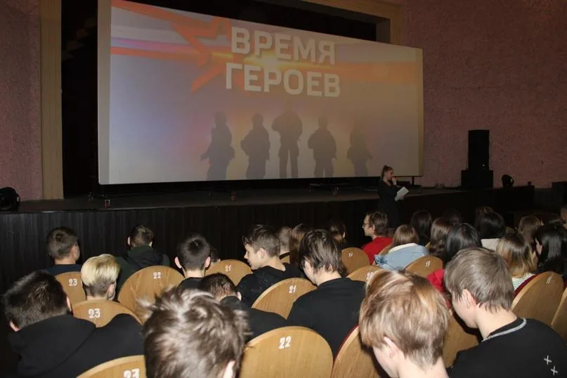В Белово идет показ фильма «Командир». (11)