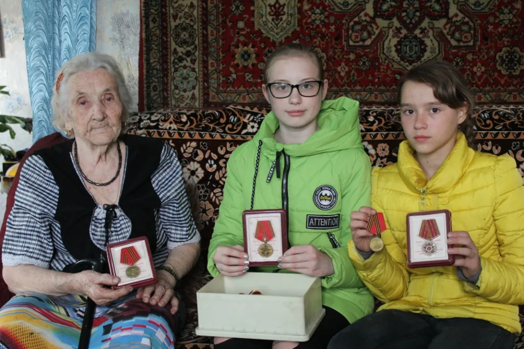 "С праздником, ДОРОГИЕ ВЕТЕРАНЫ!"