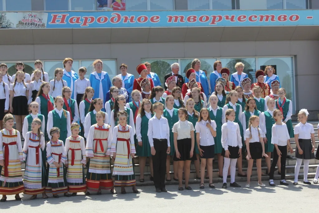 "В унисон со всей страной"